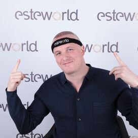 Guy, erg blij met hoe alles gelopen is