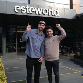 Tom, na verdoezelen met kapsels nu haartransplantatie