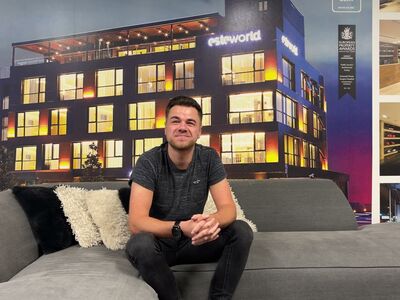 Gunther Levie naar Esteworld dan ik ook !