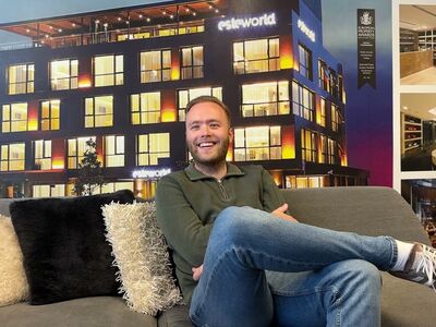 Nieck, De nazorg van Esteworld is fantastisch. 24/7 kan je terecht.