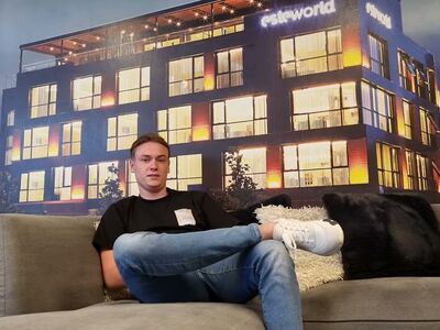 Pim, Door Laser therapie geen haartransplantatie nodig