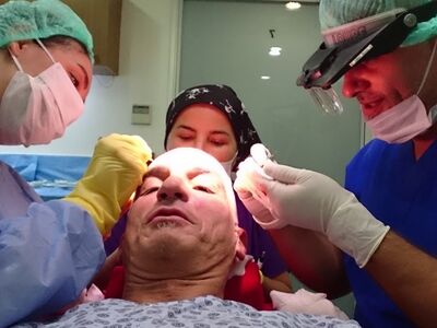 Dank voor de goede haartransplantatie, uitleg en zoveel meer. Jullie waren top!