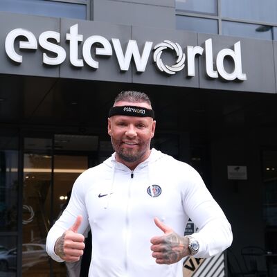 Micheal van der Plas baard en herstel haartransplantatie