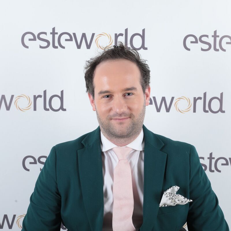 Jorrit stoorde zich al jaren aan die terugtrekkende haarlijn