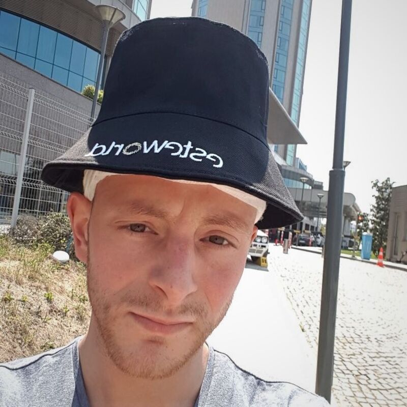 Bram, ik word kaal, hier wilde ik wat aan laten doen!