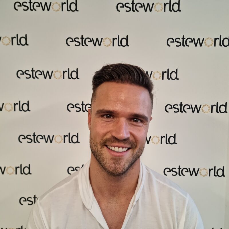 Wat doe je als je haar langzaam verdwijnt? Esteworld! 
